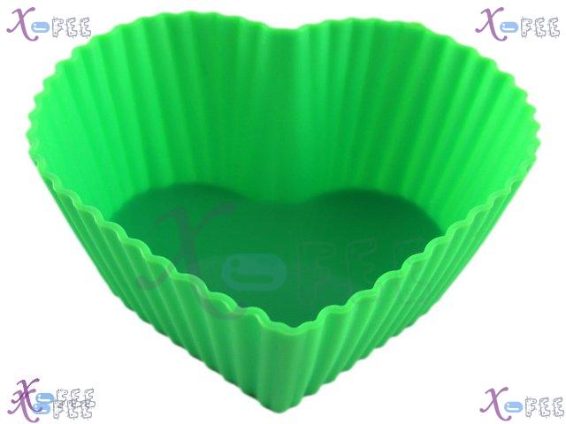 dgmj00013 3PCS DIY Kitchen FOOD Green Heart Silicone Bakeware Muffins Cupcake Baking Molds 1